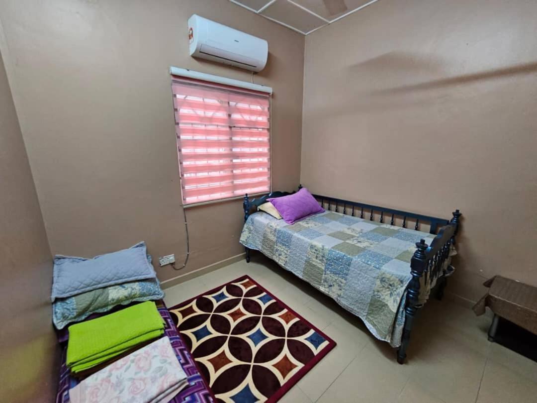 Homestay Lanik Saujana Utama 2 Sungai Buloh Exterior foto